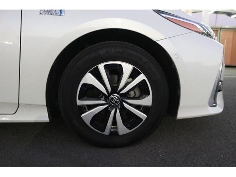 PRIUS PHV