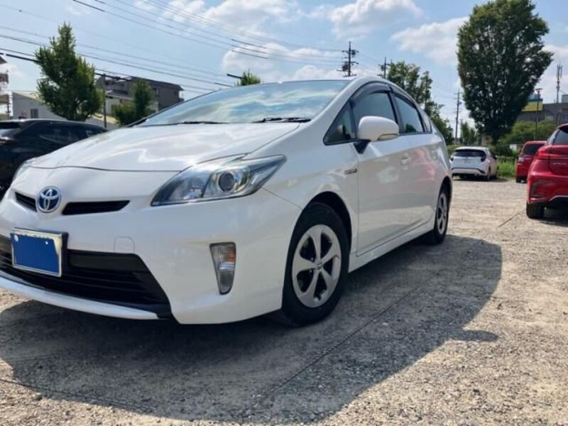 TOYOTA PRIUS