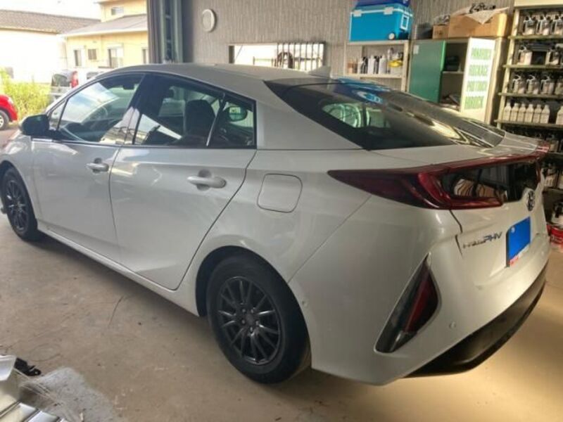PRIUS PHV