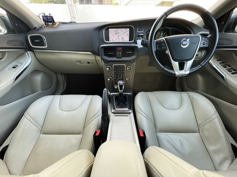 V40
