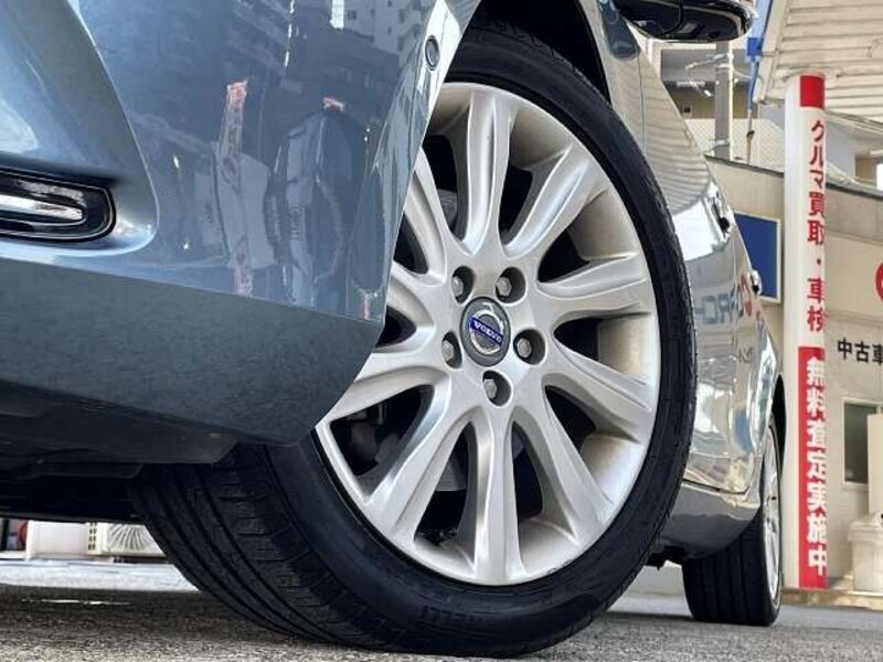 V40