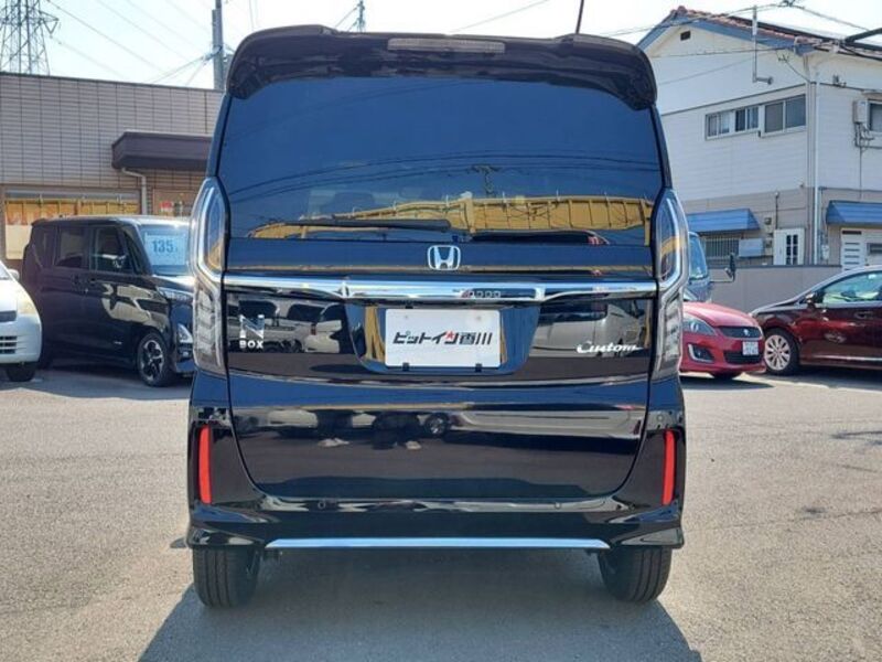 N BOX CUSTOM