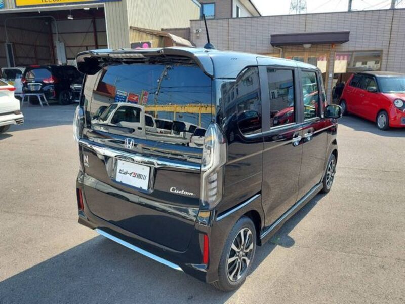 N BOX CUSTOM
