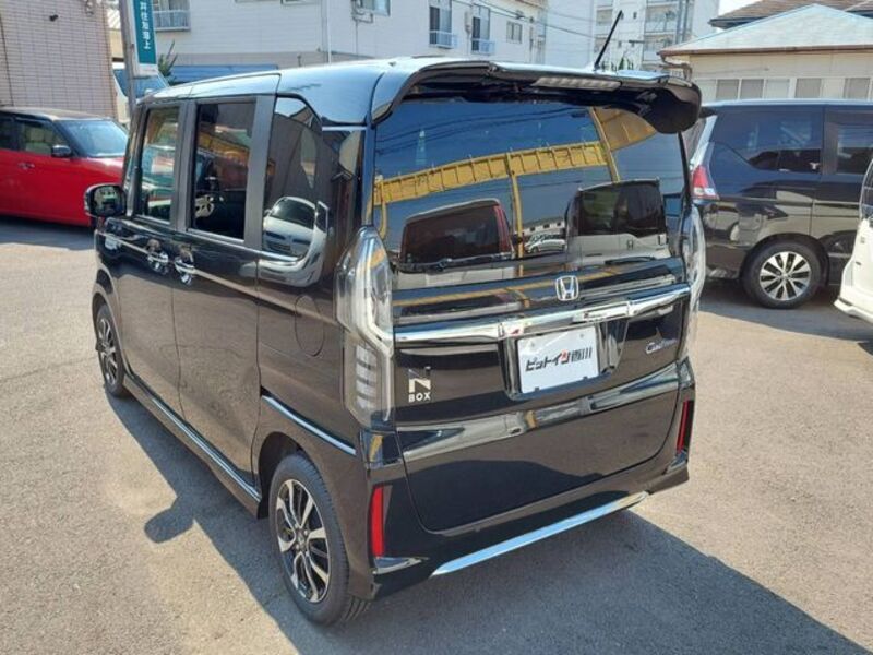 N BOX CUSTOM