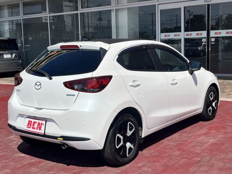MAZDA2