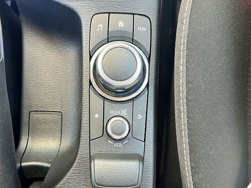 MAZDA2
