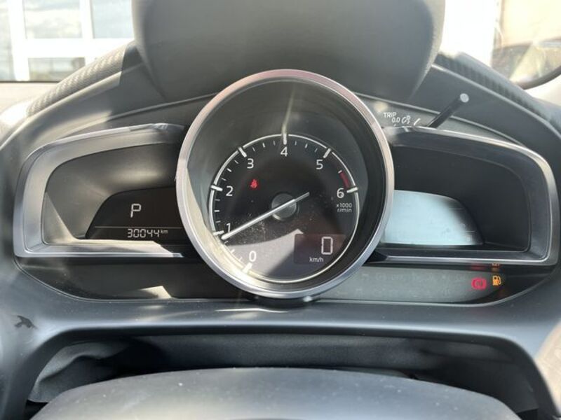 MAZDA2