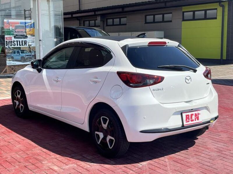 MAZDA2
