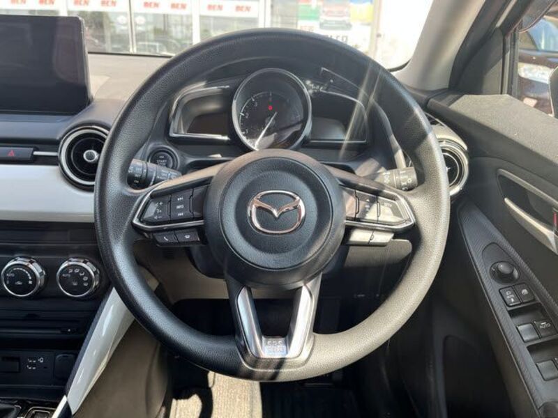 MAZDA2