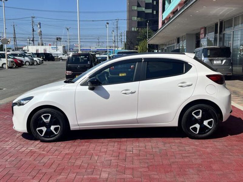 MAZDA2