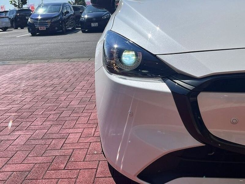MAZDA2