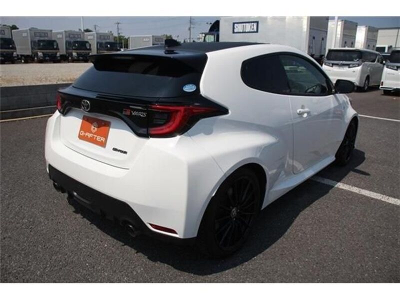 GR YARIS