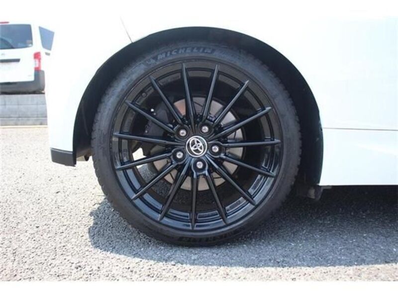 GR YARIS
