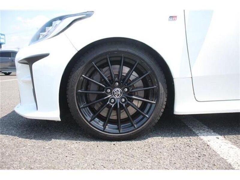 GR YARIS
