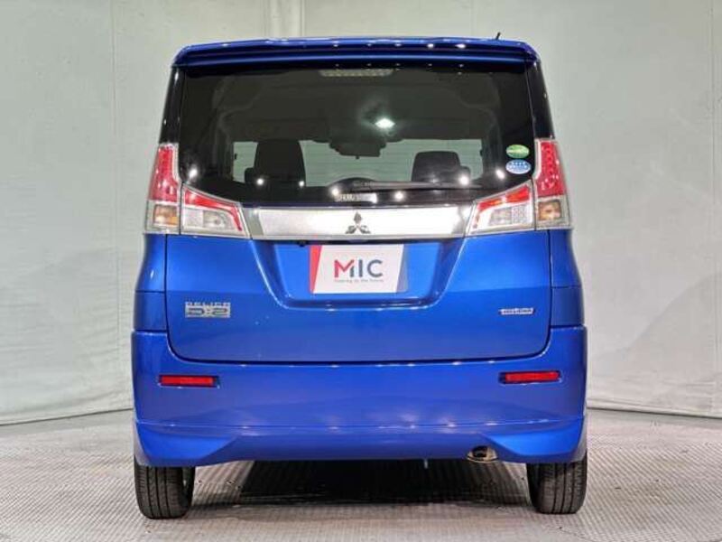 DELICA D2