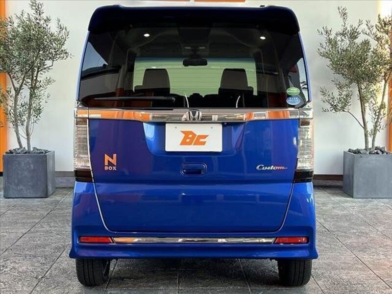 N BOX CUSTOM