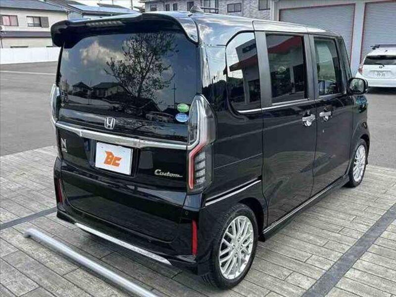 N BOX CUSTOM