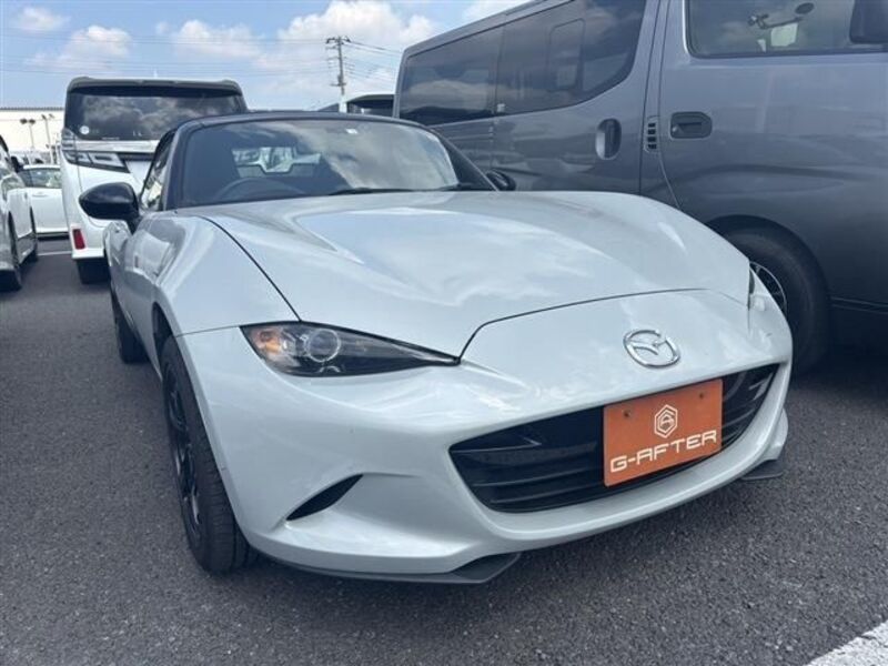 ROADSTER-0