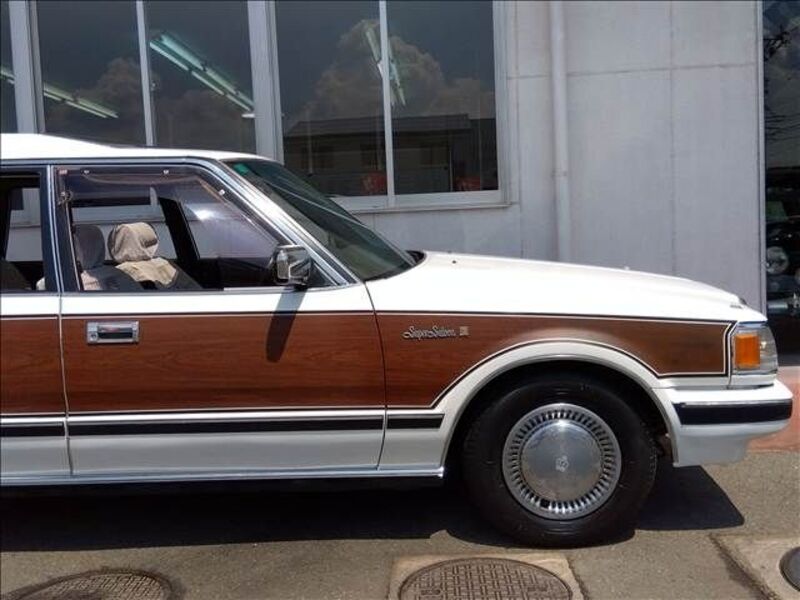 CROWN WAGON