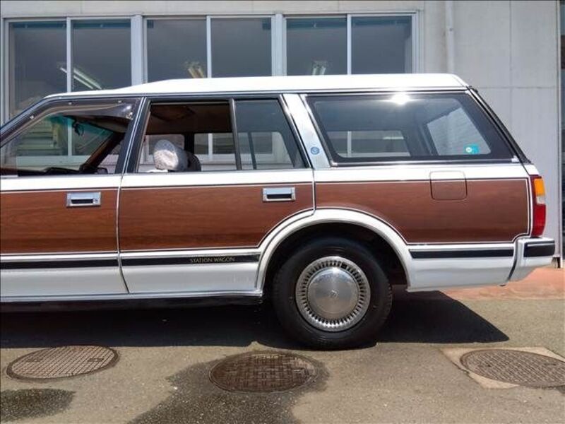 CROWN WAGON