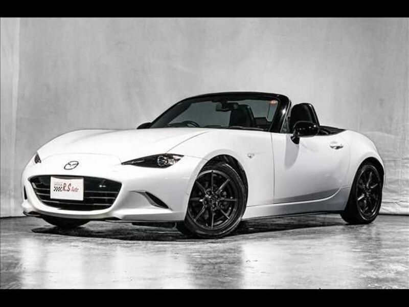 ROADSTER-0