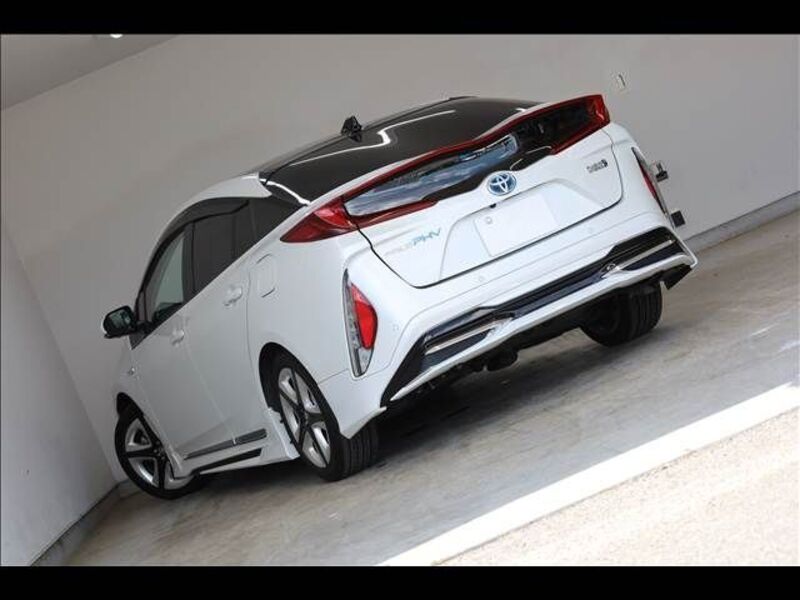 PRIUS PHV