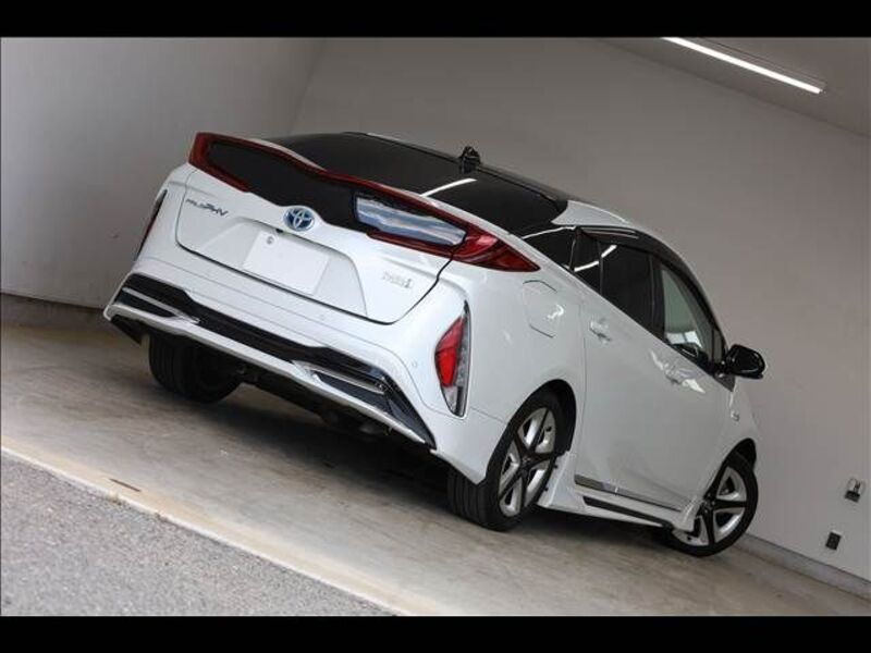 PRIUS PHV