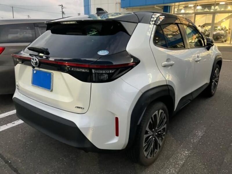 YARIS CROSS