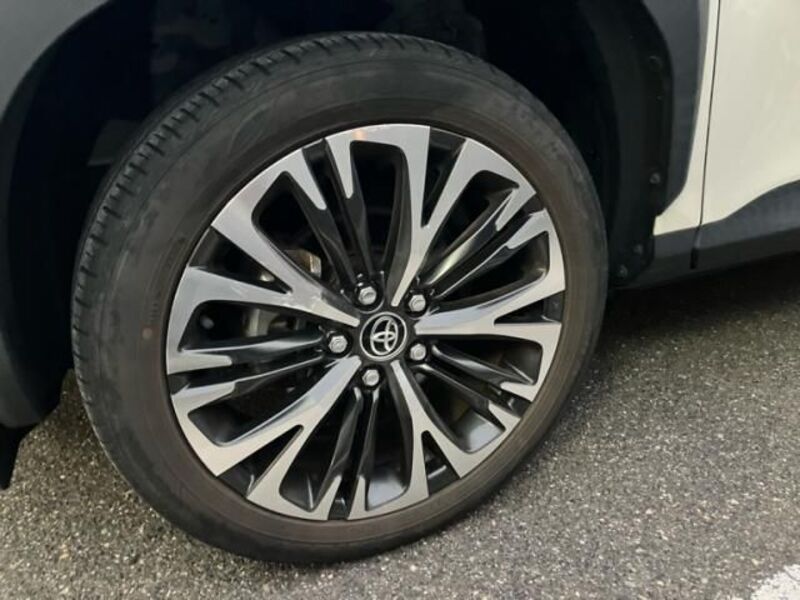 YARIS CROSS
