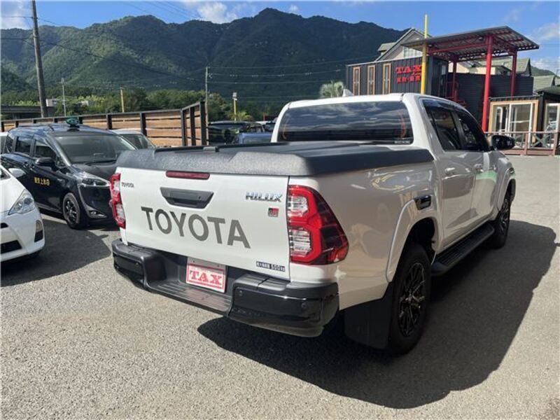 HILUX