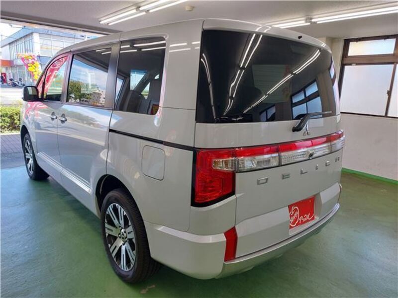 DELICA D5