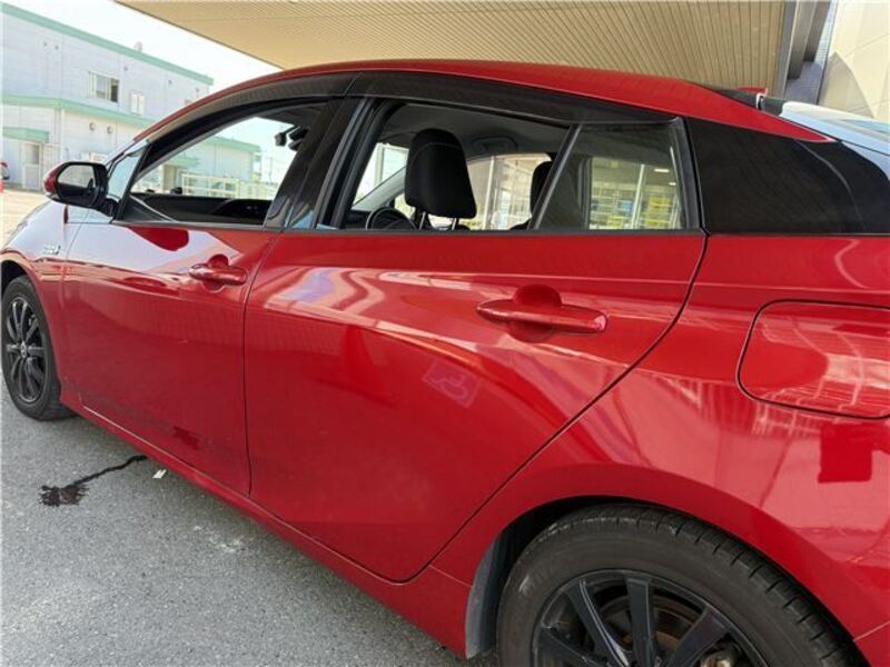 PRIUS PHV