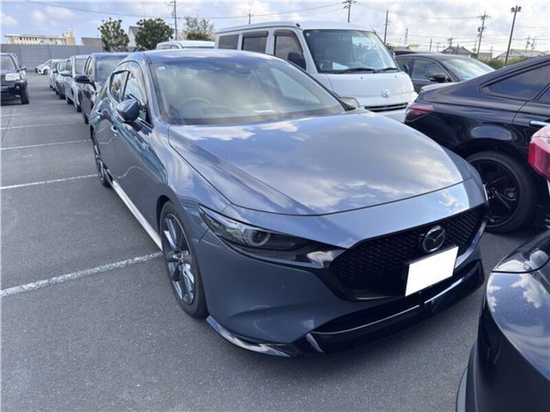 MAZDA3-0