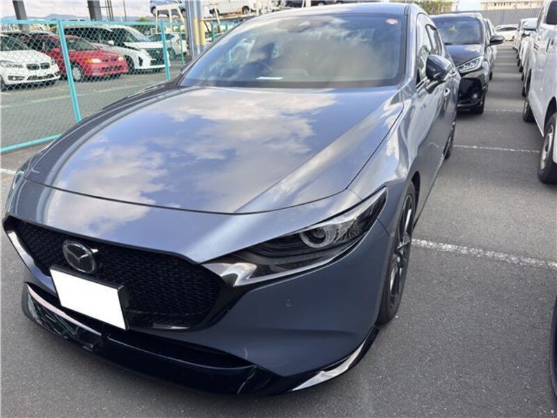 MAZDA3