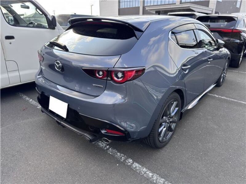 MAZDA3