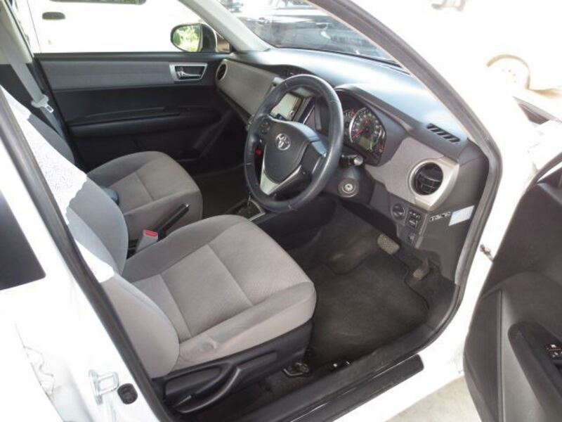 COROLLA AXIO
