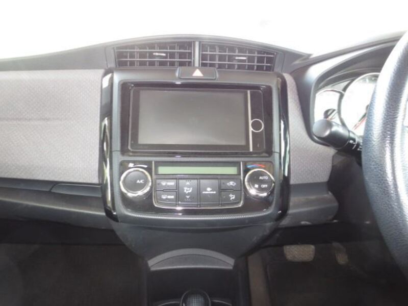 COROLLA AXIO