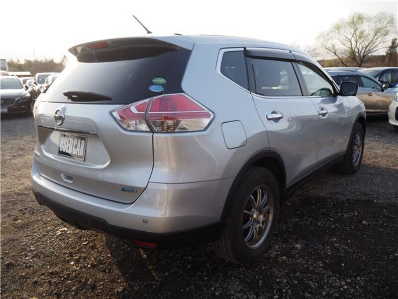 X-TRAIL