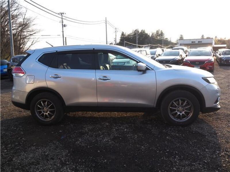 X-TRAIL