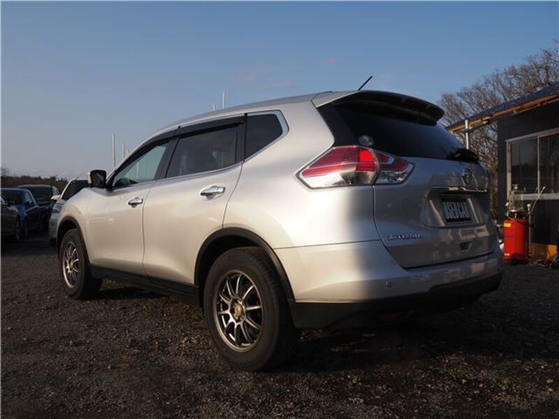 X-TRAIL