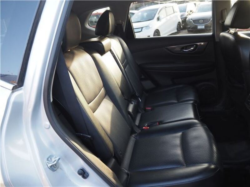 X-TRAIL