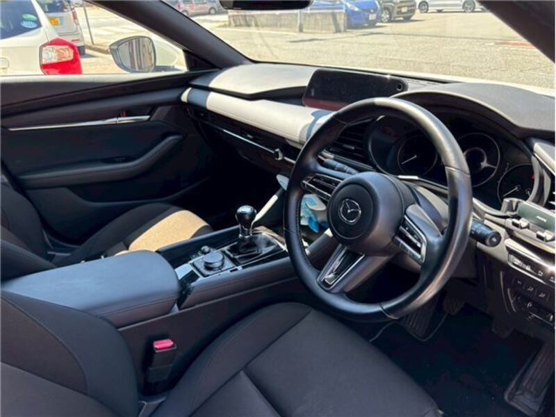 MAZDA3