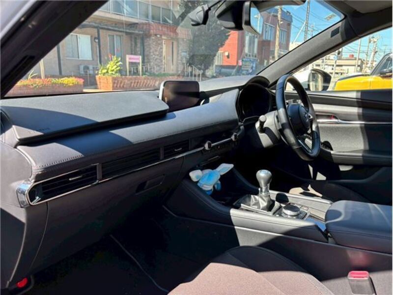 MAZDA3