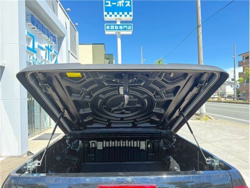 HILUX