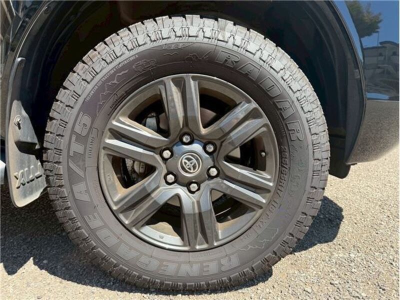 HILUX
