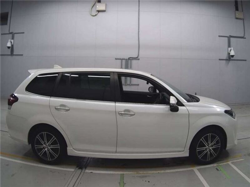 COROLLA FIELDER
