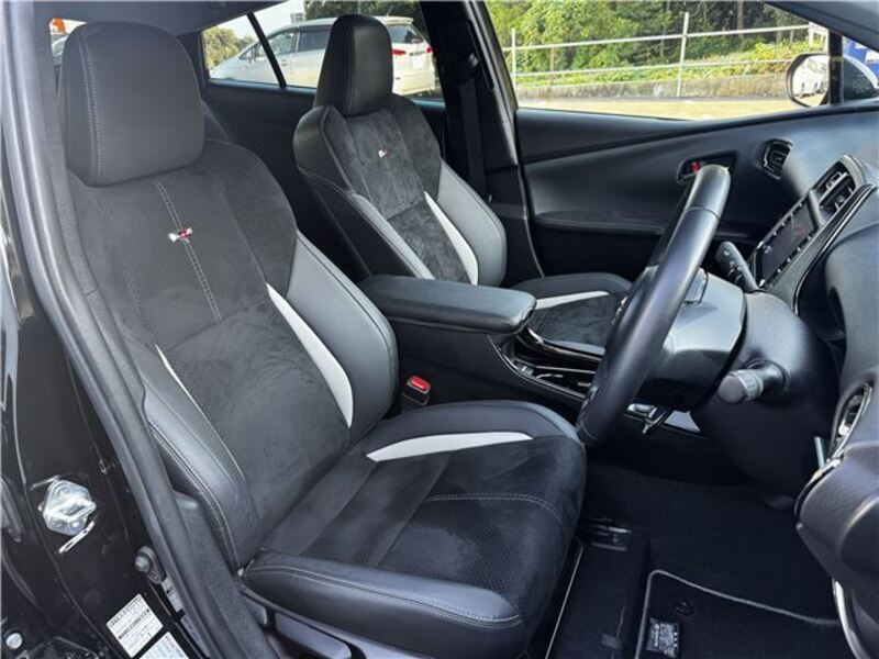 PRIUS PHV
