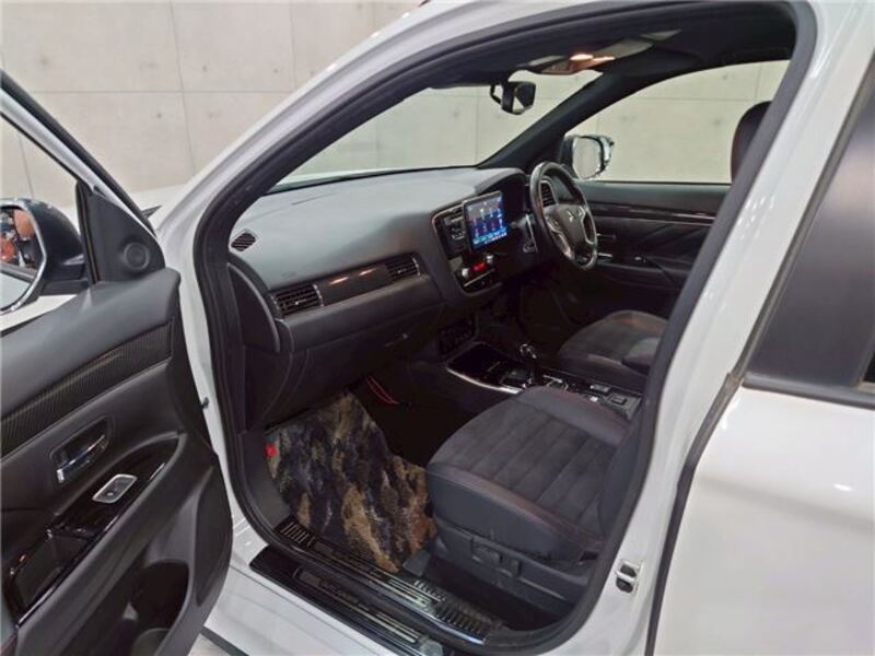 OUTLANDER PHEV