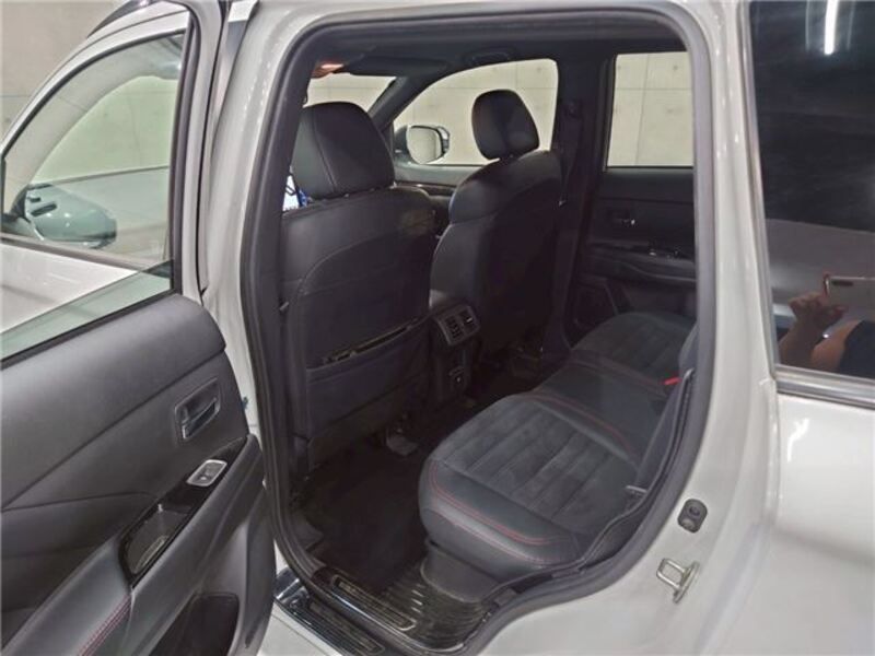 OUTLANDER PHEV
