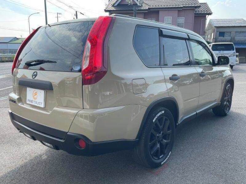 X-TRAIL